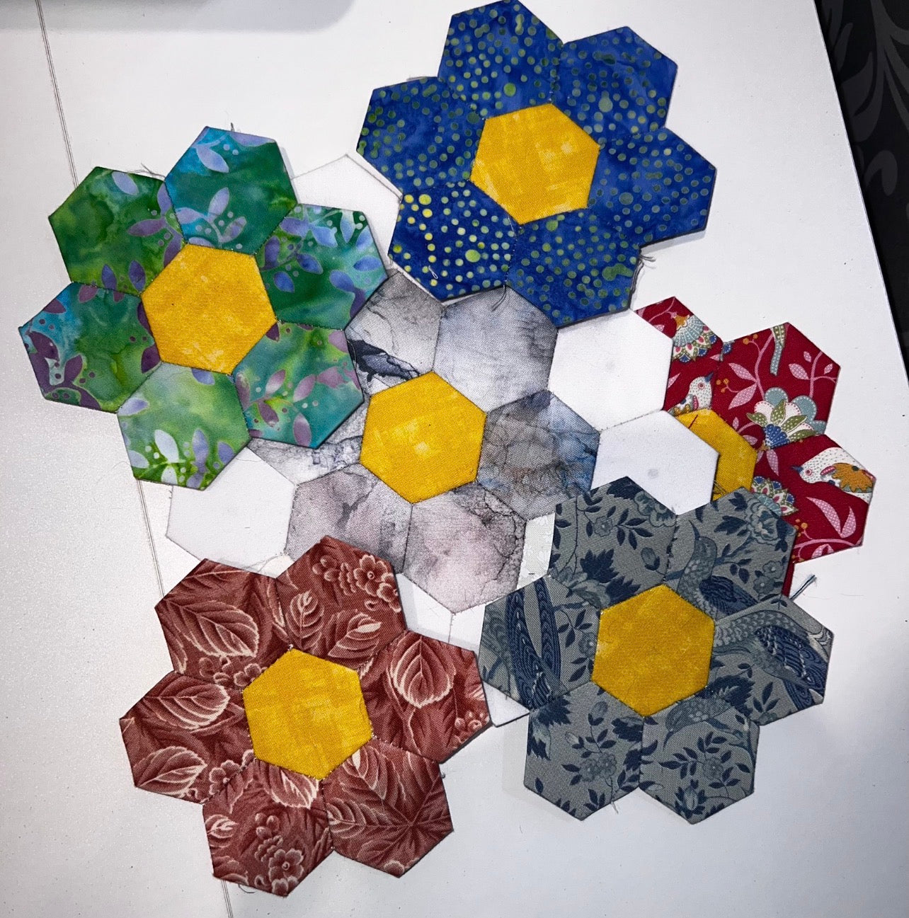 English Paper Piecing Class: Granny's Flower Garden Quilt