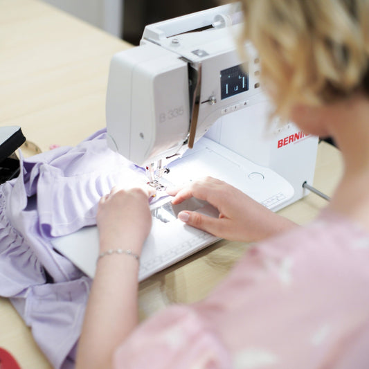 BERNINA New B335-61678815