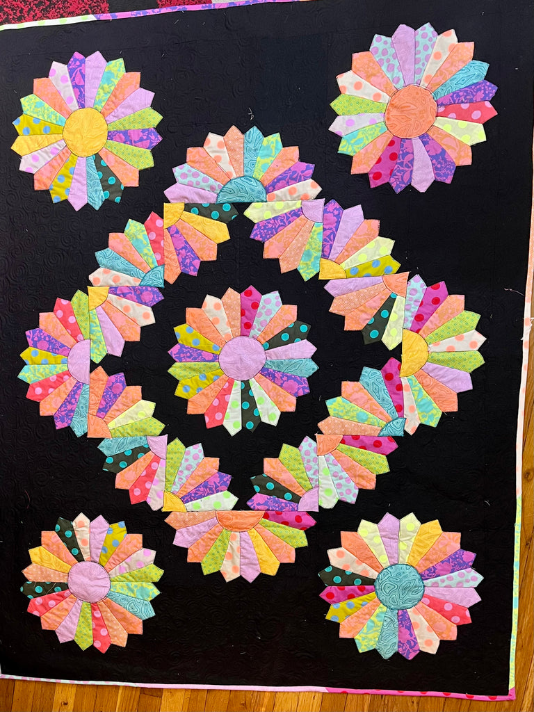 Dresden Plate Bull's Eye Quilt Kit